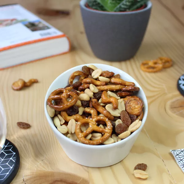 APÉRO PARTY - MÉLANGE DE MINI-BRETZELS, CACAHUÈTES, RAISINS SECS, RONDZELS ET MINI-STICKS – SACHET 125G
